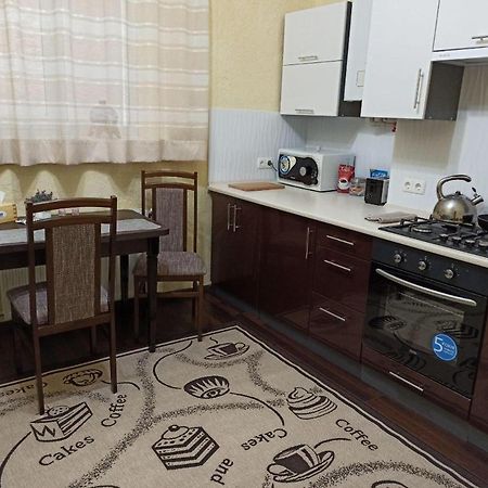 Квартира В Самом Центре Wi-Fi Apartman Csernyivci Kültér fotó
