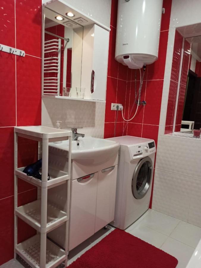 Квартира В Самом Центре Wi-Fi Apartman Csernyivci Kültér fotó