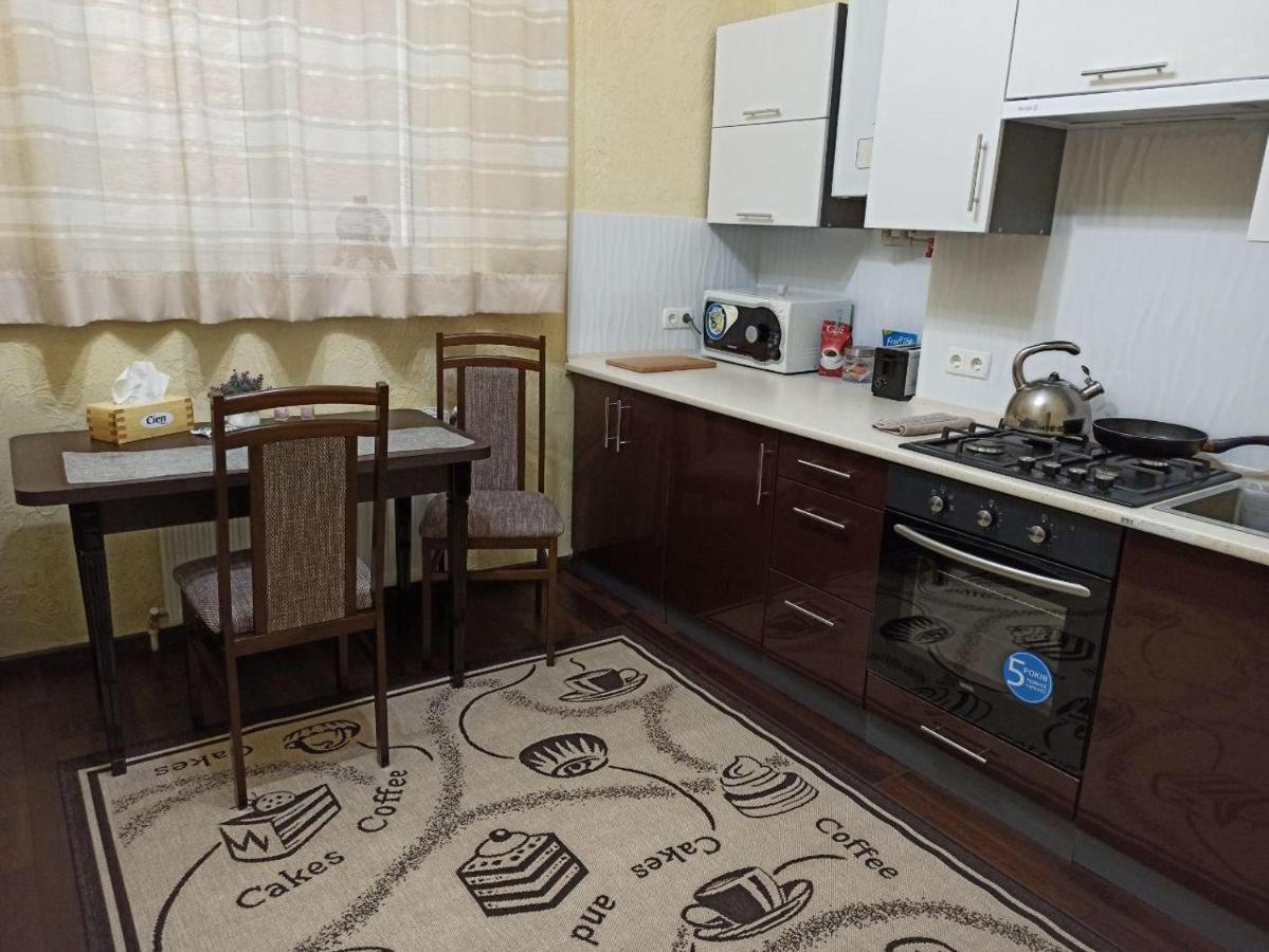 Квартира В Самом Центре Wi-Fi Apartman Csernyivci Kültér fotó