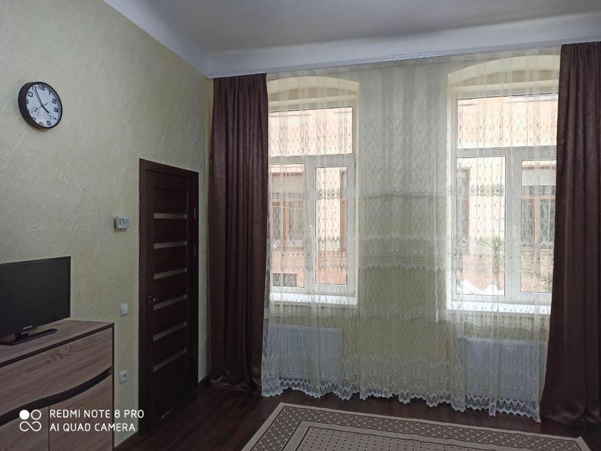 Квартира В Самом Центре Wi-Fi Apartman Csernyivci Kültér fotó