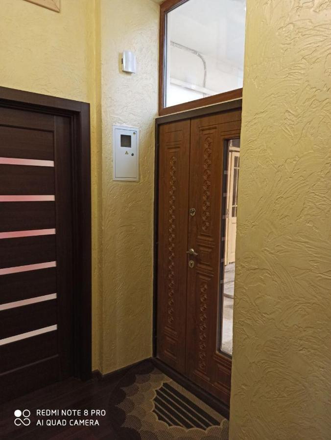 Квартира В Самом Центре Wi-Fi Apartman Csernyivci Kültér fotó