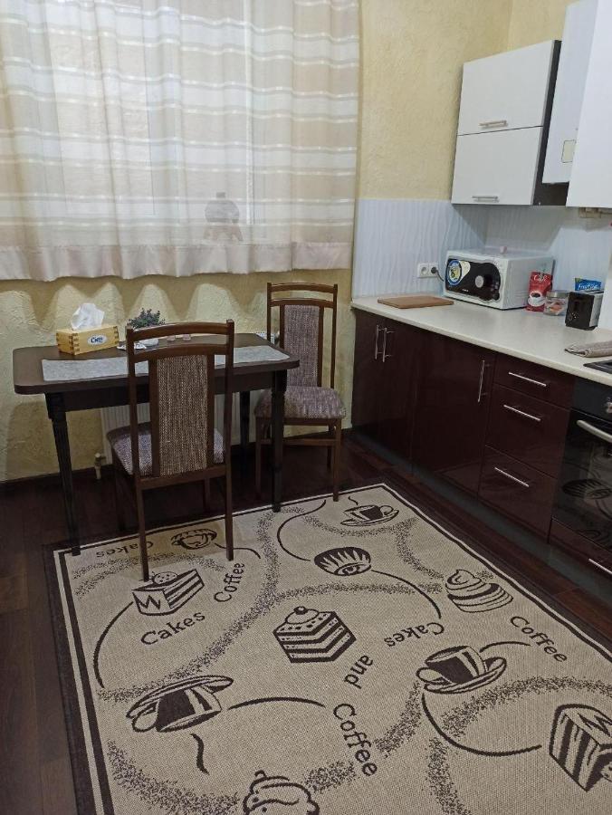 Квартира В Самом Центре Wi-Fi Apartman Csernyivci Kültér fotó