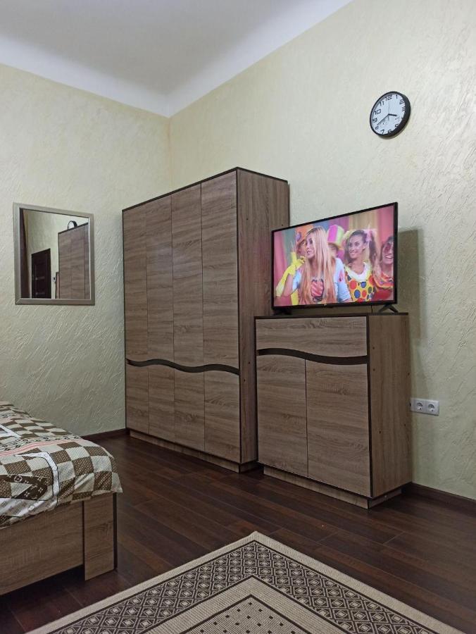 Квартира В Самом Центре Wi-Fi Apartman Csernyivci Kültér fotó